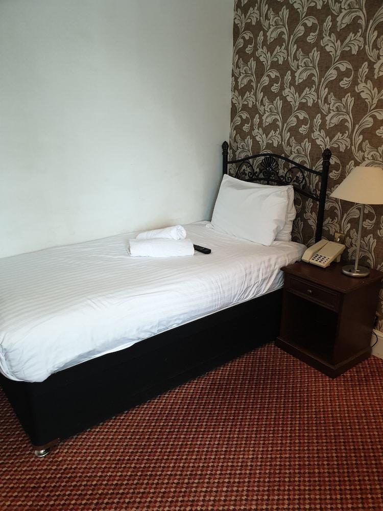 The Jephson Hotel; Bw Signature Collection 3*